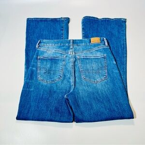 American Eagle jeans Curvy Super High Rise Flare jeans stretchy women size 8